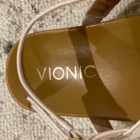 Vionic Veranda Women's 8 White & Tan Backstrap Leather Sandals With Arch Support - Picture 2 of 4